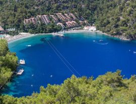 HILLSIDE BEACH CLUB