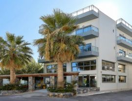 Pollis Hotel
