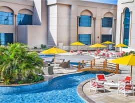Pyramids Park Resort Cairo или подобен