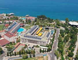 Crystal De Luxe Resort