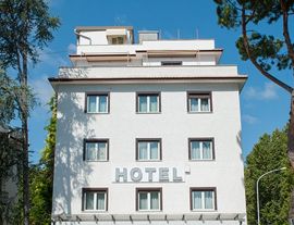 Raeli Hotel